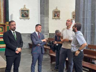 Teodoro Sosa visita las obras de mejora en las parroquias de San Juan y San Gregorio, financiadas por el Cabildo de Gran Canaria