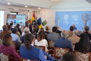 Román Rodríguez: “Hay que modular las respuestas al crecimiento turístico en función de la realidad de cada isla”