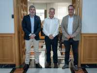 Clavijo resalta el compromiso de los profesionales de la educación pública en Canarias
