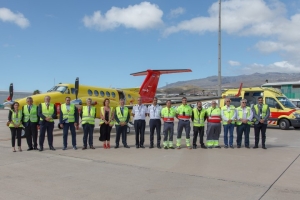 El Gobierno presenta el nuevo avión  medicalizado del Servicio de Urgencias Canario