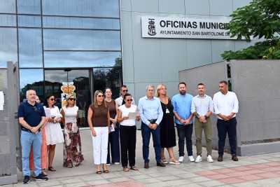 Minuto de silencio por las víctimas de género