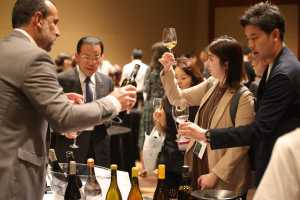 El Gobierno de Canarias y el sector vitivinícola apuestan por fortalecer las relaciones comerciales con Japón