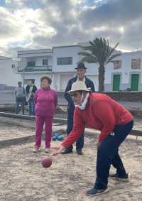 El Consultorio Local de Tinajo impulsa un innovador proyecto de salud comunitaria con la bola canaria para mayores de 60 años