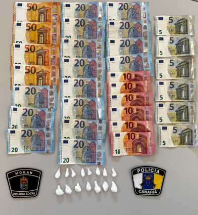 La Policía Local de Mogán detiene a un hombre por menudeo de droga en Arguineguín