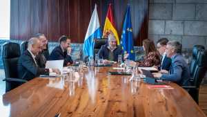 El vicepresidente de la UE confirma su visita a Canarias y su compromiso de elaborar en 2026 una estrategia RUP