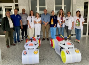 Se produce la entrega de dos motos destinadas a los hospitales Materno Infantil de Gran Canaria y La Candelaria de Tenerife