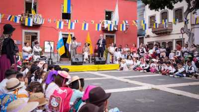 Clavijo celebra el Día de Canarias con 800 escolares en el tradicional encuentro infantil de la Orden del Cachorro Canario