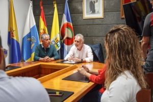 El presidente de Canarias visita La Aldea, en Gran Canaria, uno de los municipios más afectados por el ciclón Hermine