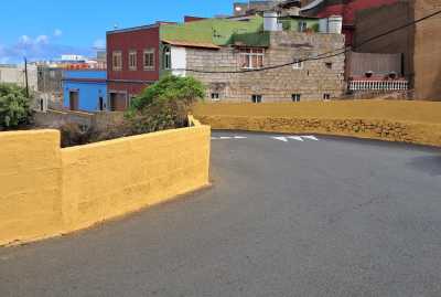 Vías y Obras pone en marcha el lunes la nueva red de alcantarillado de la calle Cristóbal Colón, lo que obliga a un corte al tráfico de cinco horas