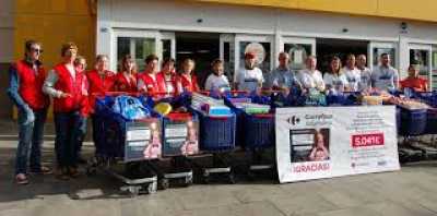 Fundación Solidaridad Carrefour entrega a Cruz Roja más de 10.000 euros en material escolar a favor de la infancia en riesgo social de las Islas Canarias