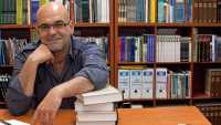 Las tres grandes obras que consagraron a Alexis Ravelo se presentan en forma de trilogía en la Biblioteca Insular