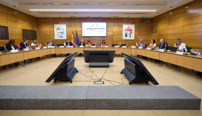 Monzón se adhiere a la solicitud de otras quince CCAA que instan al Ministerio de Sanidad a solucionar el conflicto por el Estatuto Marco con los médicos