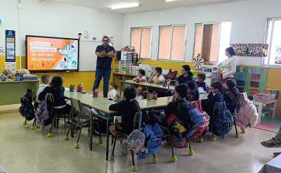 Bienestar Animal realiza una charla en el CEIP Sardina