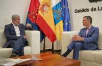 Clavijo propone a Sánchez la aprobación de un Decreto Ley específico para los asuntos canarios pendientes