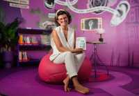 Aránzazu Gutiérrez cuestiona los mitos de la familia y las carencias del sistema de protección de la infancia en su libro ‘Todo lo que no ves’