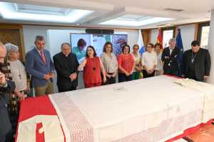 Presidencia del Gobierno confía a las caladoras de Ingenio el regalo institucional que Canarias entregará al Papa León XIV