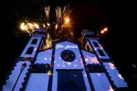 La Villa de Moya enciende la Navidad en el pórtico de la Iglesia