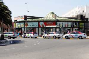 La Policía Local vigila al sector del taxi