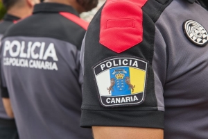 La Policía Autonómica detiene a cuatro personas de un desguace de vehículos en Gran Canaria