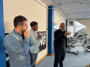 El consejero insular de Deportes visita el Polideportivo Paco Artiles, que encara su apertura en los próximos meses