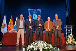 Guía de Gran Canaria rinde, en un acto institucional, homenaje a Pedro González Sosa y nombra, oficialmente, a Sergio Aguiar Castellano como nuevo cronista oficial