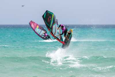 Comienza una cuarta jornada del Campeonato de Windsurf con los ojos puestos en Sarah-Quita Offringa y Adrien Bosson