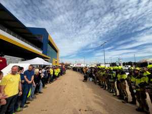 El dispositivo canario de emergencias en Valencia se suma al minuto de silencio en recuerdo de las víctimas