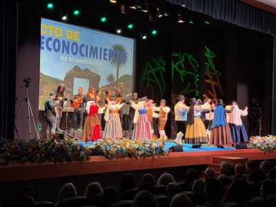 Telde se vuelca con sus guardianes del acervo cultural canario en una noche llena de orgullo y emotividad