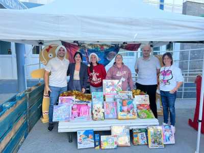 Pequeño Valiente hace entrega de regalos a los usuarios de la Residencia Genoveva Pérez