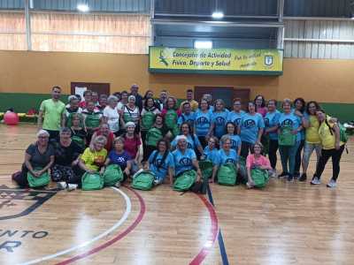 El programa ‘Actívate’ disfruta de una tarde de actividad física en el Juan Vega Mateos