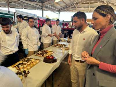 El Mercado Municipal ‘enamora’ a sus usuarios con una jornada gastronómica